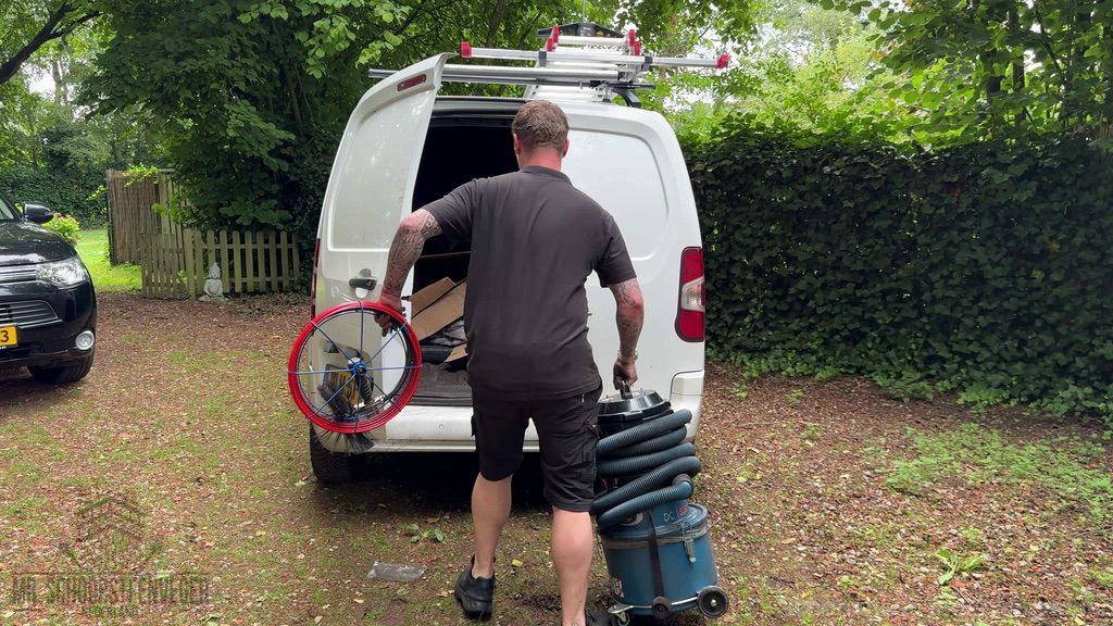 Schoorsteen onderhoud Barneveld ladder bus Schoorsteen onderhoud Barneveld ladder bus
